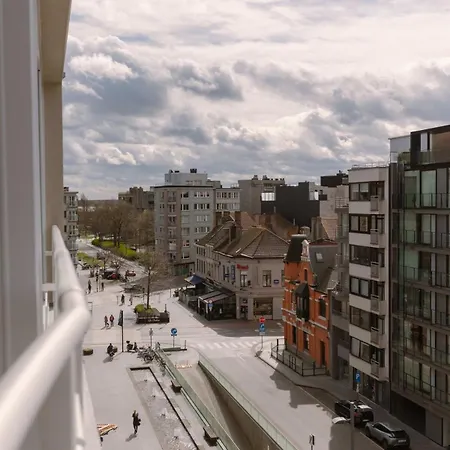 Trendy Close To The Coast Apartment